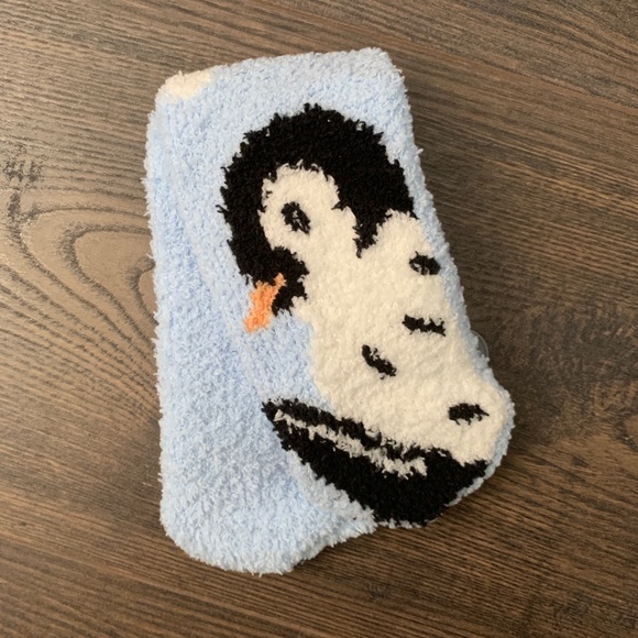 Fuzzy penguin socks - Picture 3 of 3